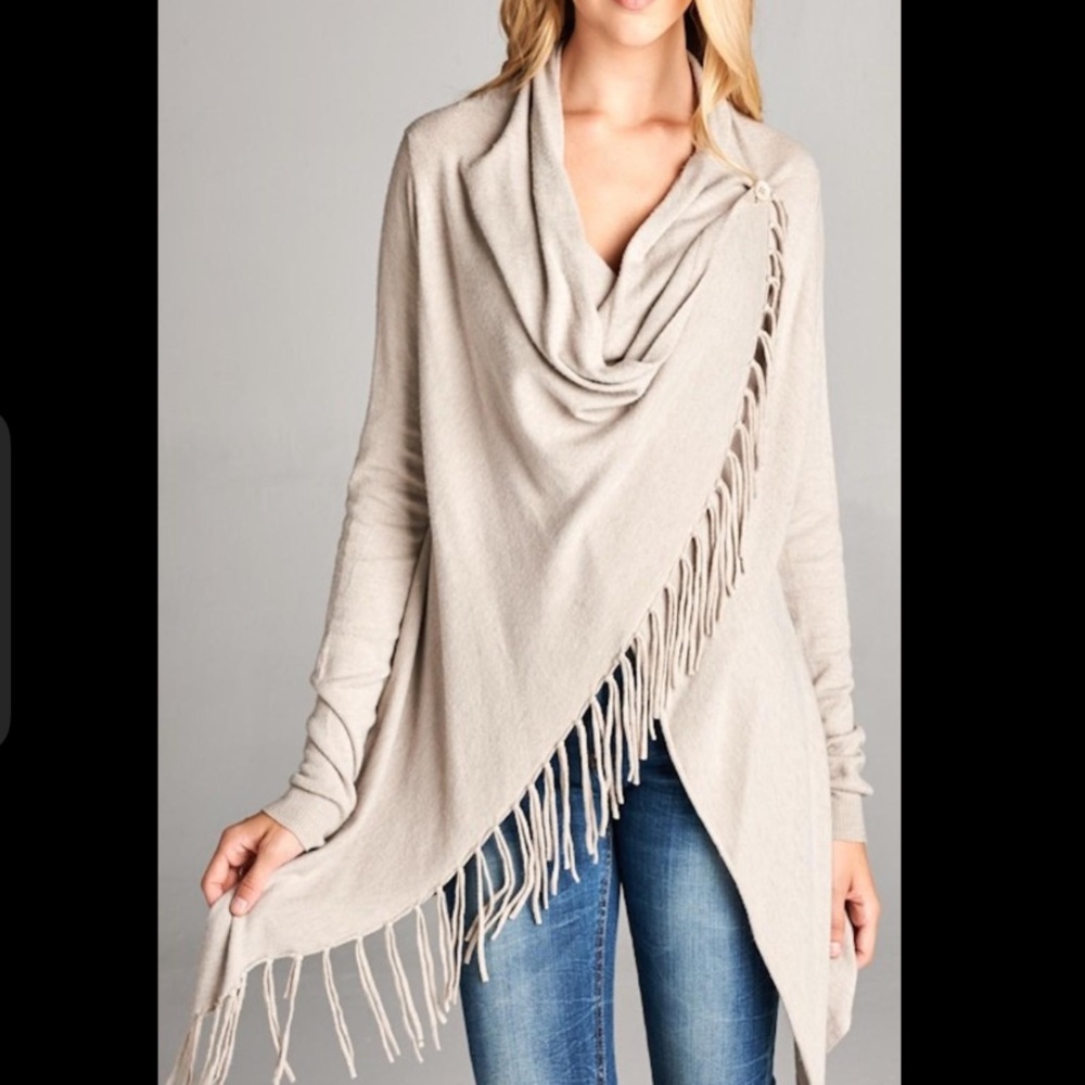 Tea n Rose Asymmetrical Short Cardigan